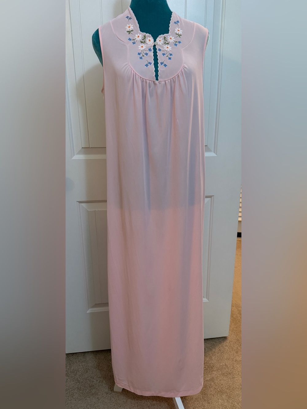 Heiress Vintage Pink with & Blue Flowers Daisies Long Nightgown Sz Large